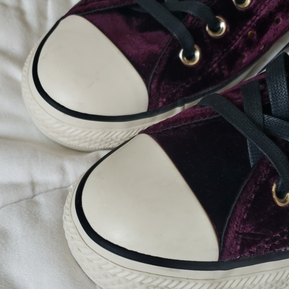 Shoes - Picture 4 of 5